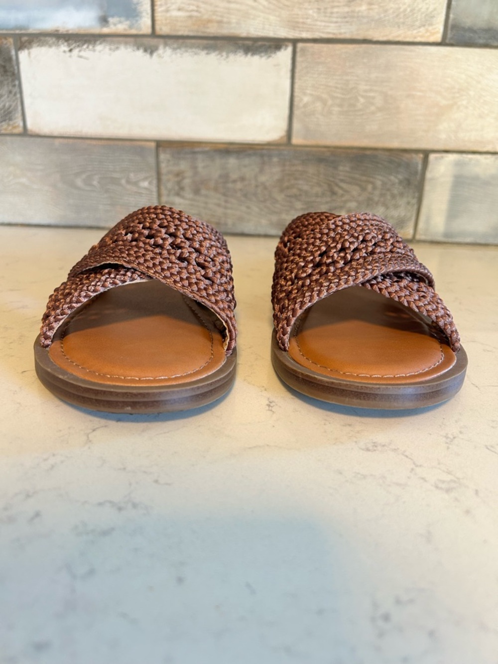 Like New Crown Vintage Antola Bronze Crochet Woven Boho Flat Slip On Sandal - Picture 8 of 15